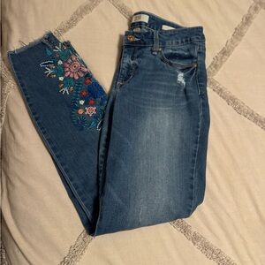 Vintage America Blue Jeans with Floral Embroidery